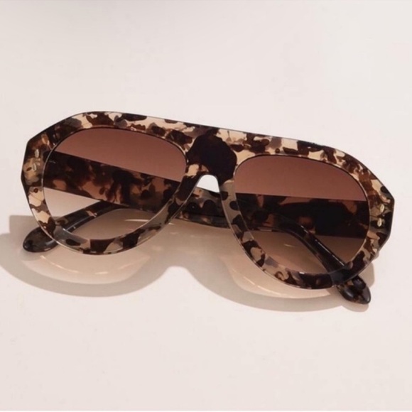NWOT Tortoiseshell Aviator Sunglasses in Crazy Tort - Picture 3 of 7